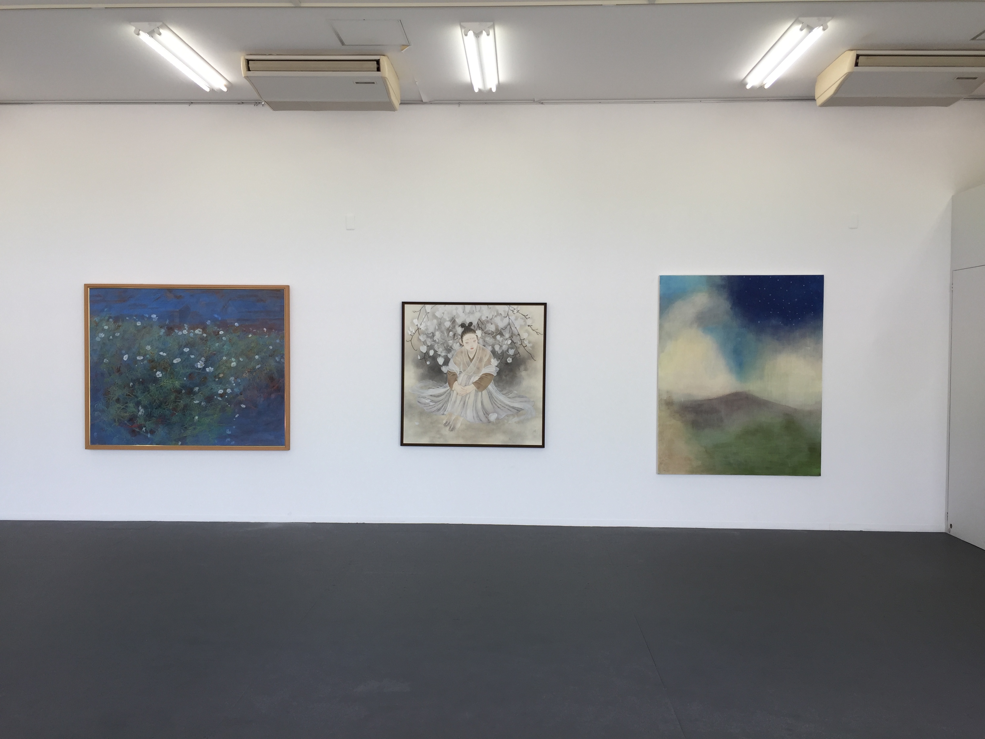 並んでいる3枚の絵